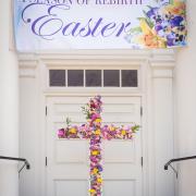 2021-04-04-floral-cross-Easter-2021